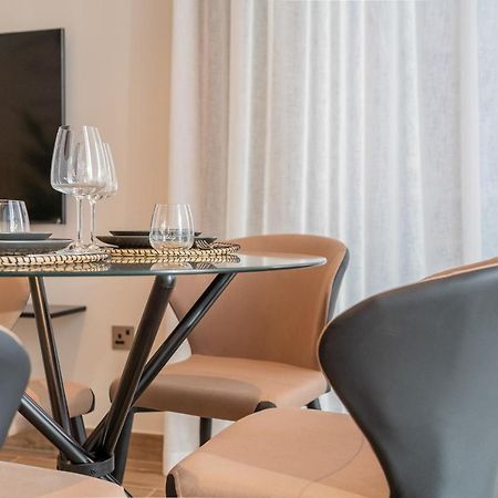 Desert Living Luxury Condo - Jumeirah Living Marina Gate ดูไบ ภายนอก รูปภาพ